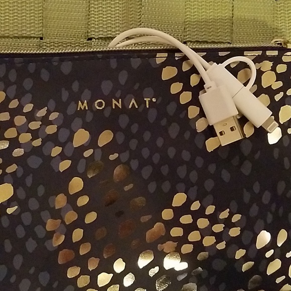 Monat clutch with charger - Picture 2 of 2
